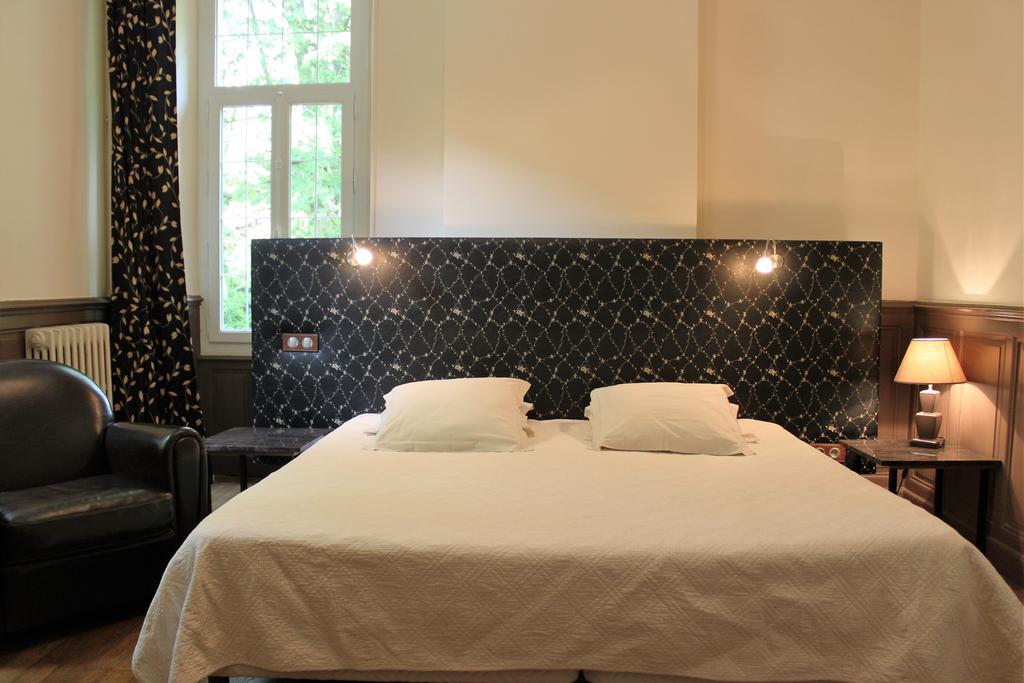Chambres D'Hotes Chateau De Viviez Esterno foto