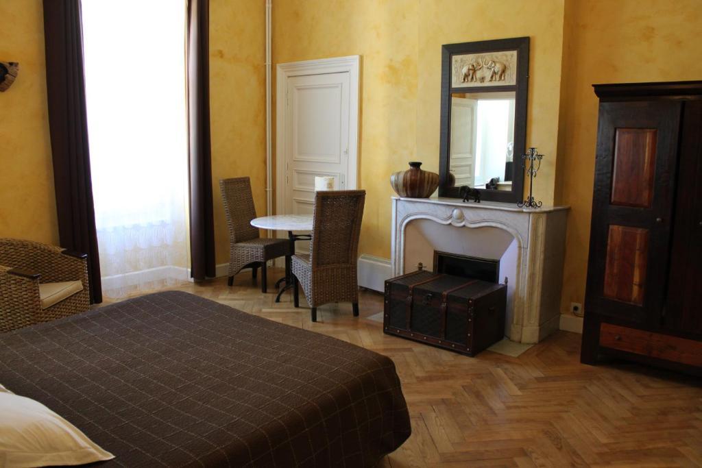 Chambres D'Hotes Chateau De Viviez Esterno foto