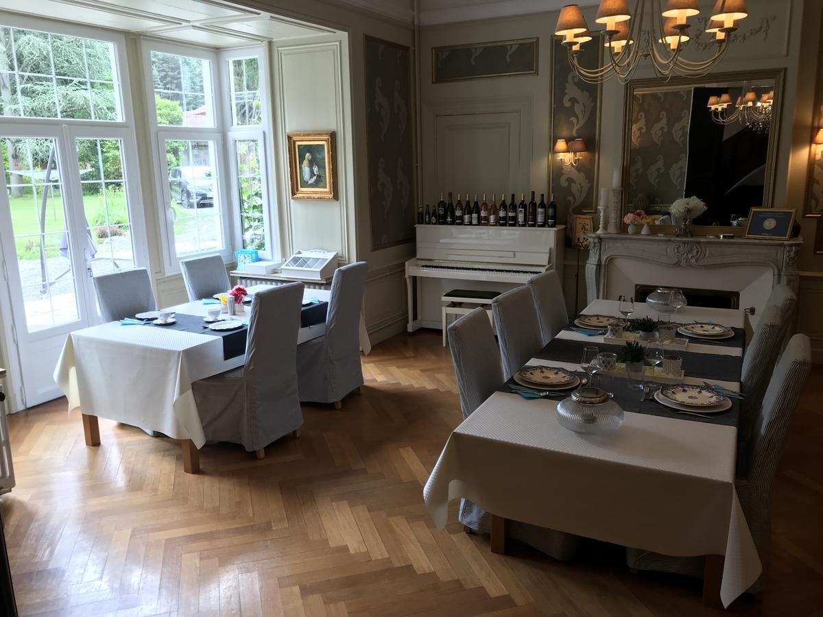 Chambres D'Hotes Chateau De Viviez Esterno foto