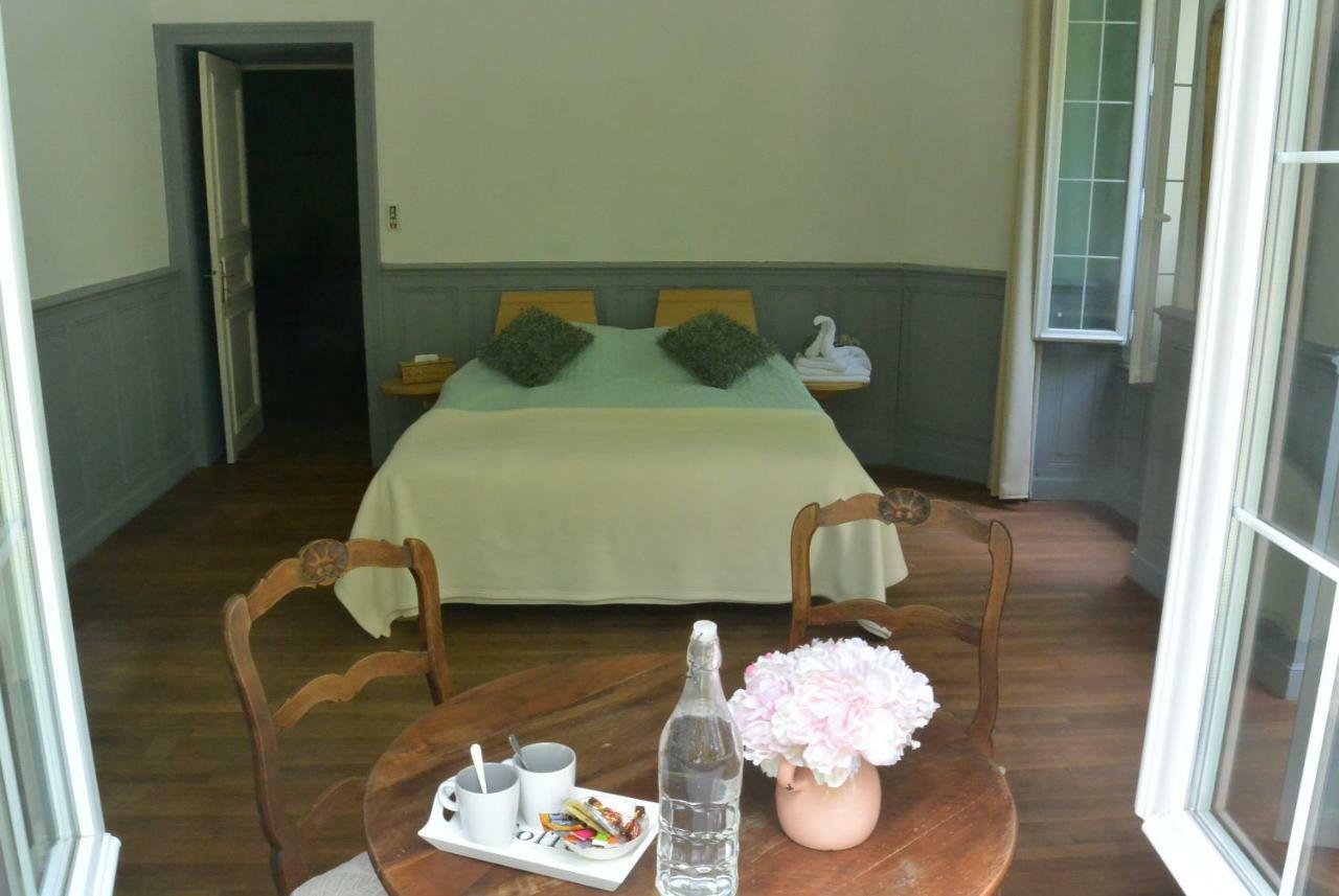 Chambres D'Hotes Chateau De Viviez Esterno foto